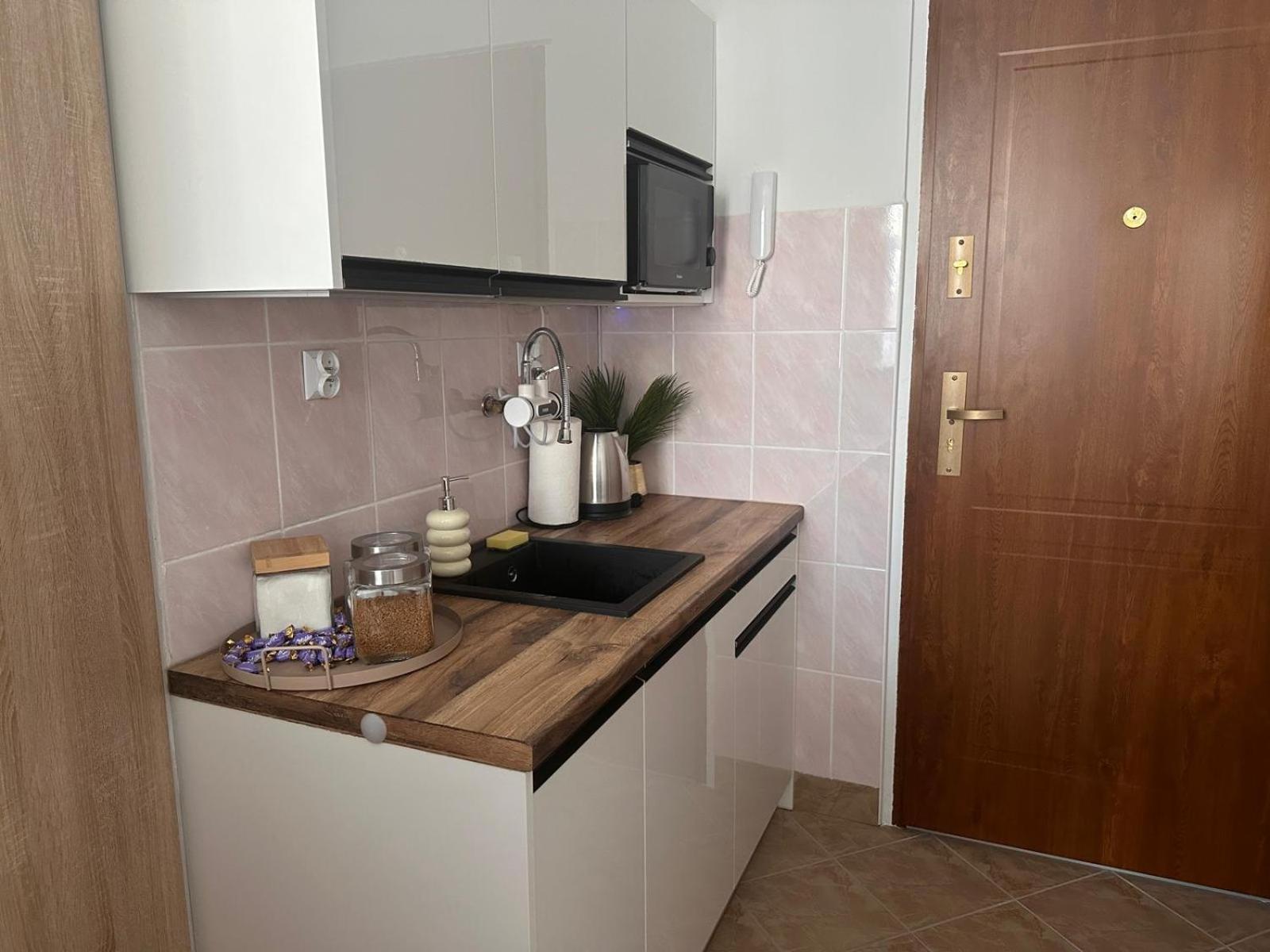 Apartament Pastelowy Kollataja Apartment Tomaszow Mazowiecki Bagian luar foto